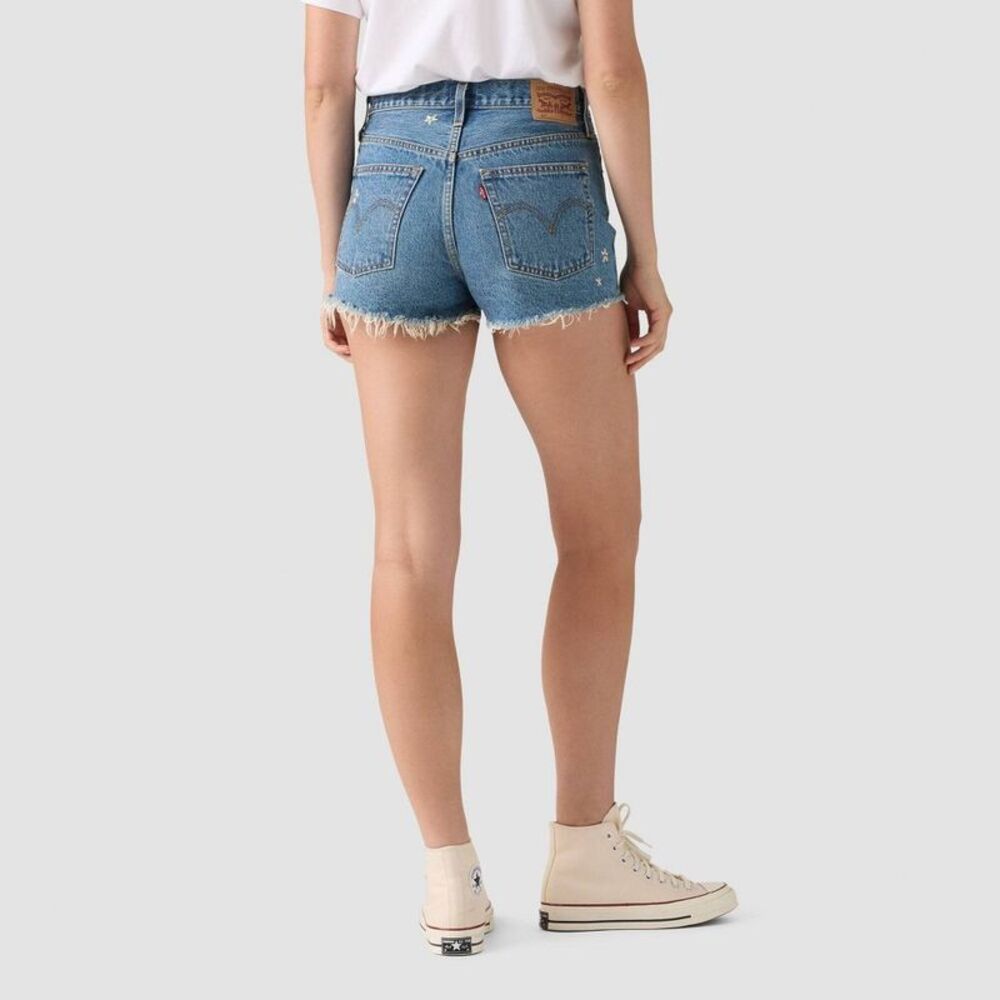 Levi's - 501 Women's Original Shorts - Bee In The Bonnet 24 - Picture 2 of 4